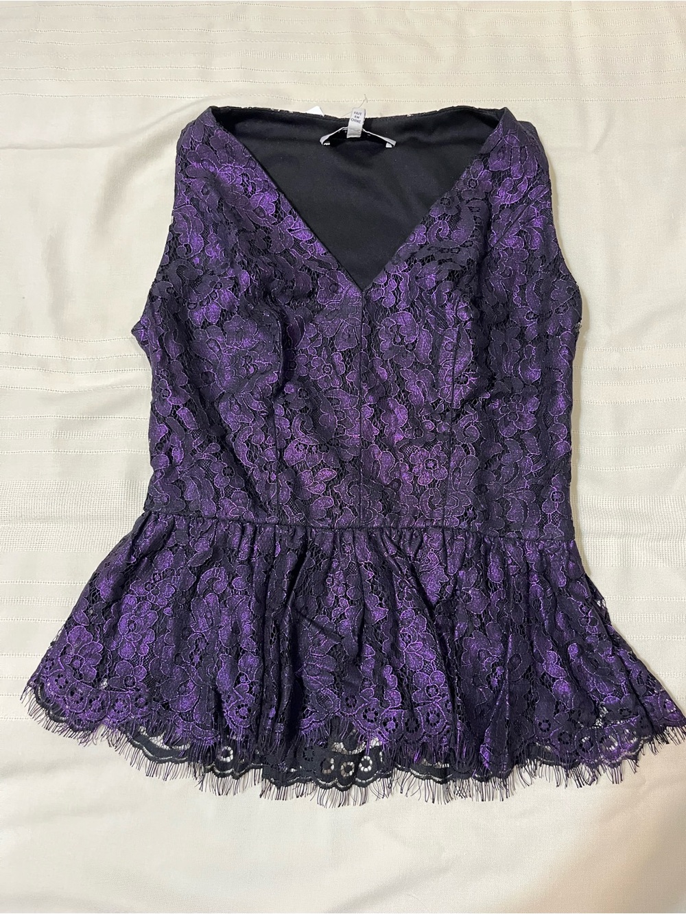 Robert Rodriguez Purple Lace Peplum Top with V-Neck Size 0